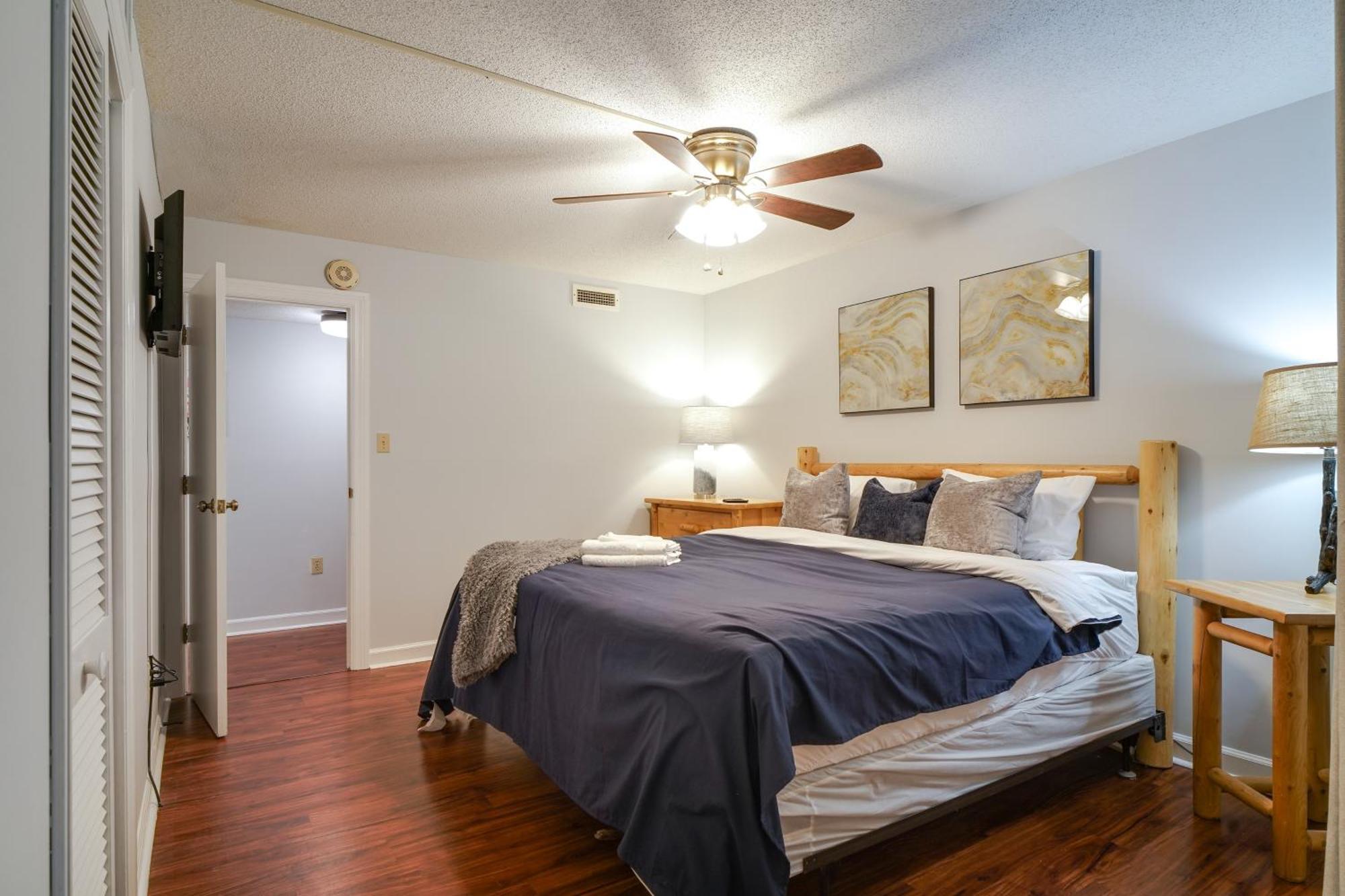 Lovely Pool Less Than 2 Mi To Tramway! Apartment Gatlinburg